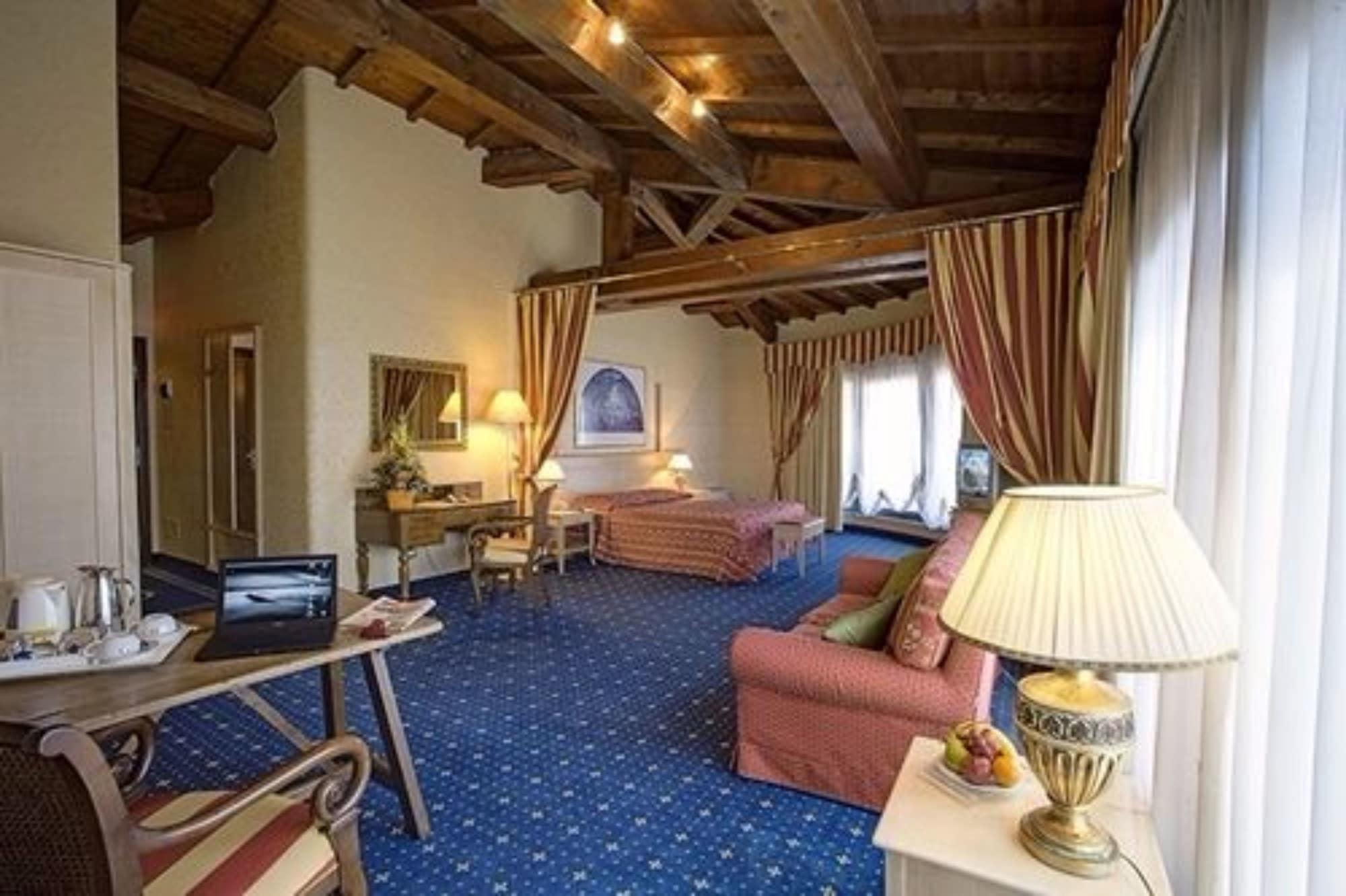 Hotel Orologio Ferrara Luaran gambar