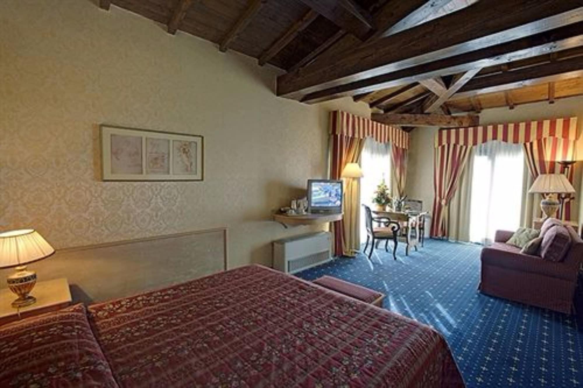 Hotel Orologio Ferrara Luaran gambar