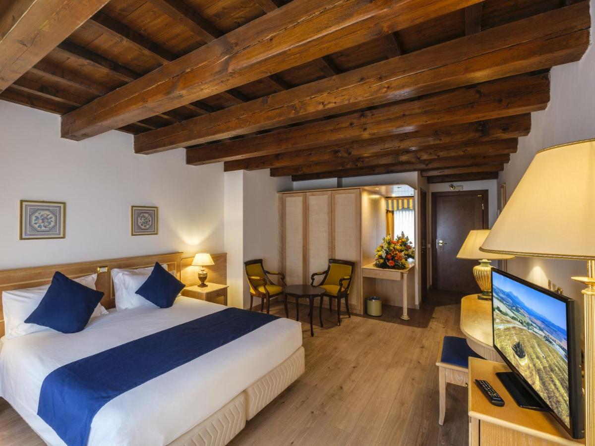 Hotel Orologio Ferrara Luaran gambar