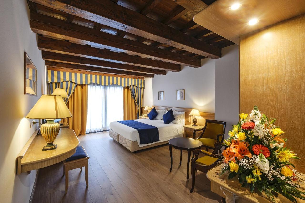 Hotel Orologio Ferrara Luaran gambar
